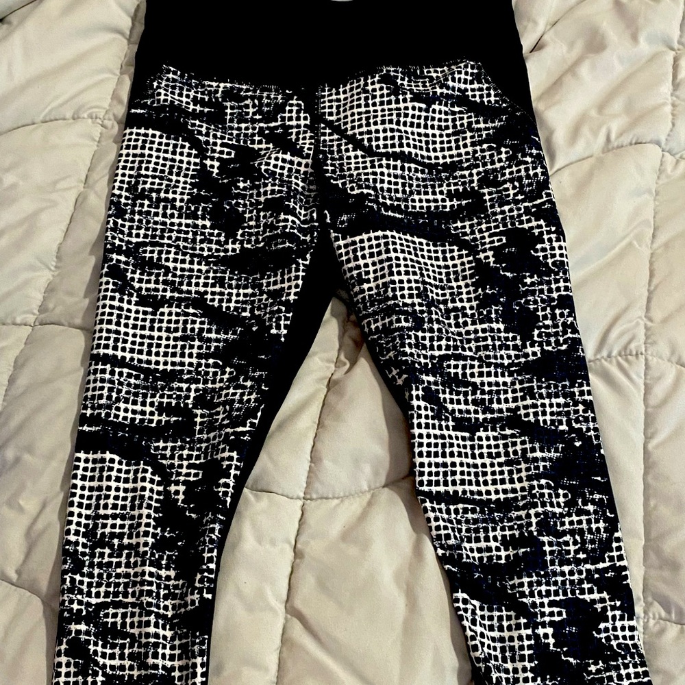 Women’s under armour cropped leggings